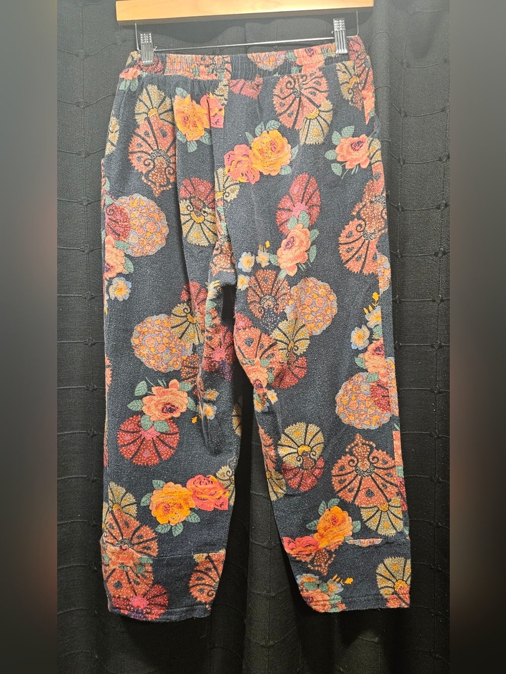 Urban Outfitters Boho Floral Tapestry Tulip Hem Pants XS Charcoal Orange Knit - Picture 3 of 6